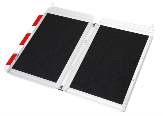 LIEKUMM Rollstuhlrampe 77 cm Breite, 300 kg Kapazität Rollstuhlrampe Klappbar, 61 cm Aluminium Rollstuhlrampe für Treppen, Stufen, Bordsteine, Schwellenrampe für Elektro-Rollstuhl, Kinderwagen